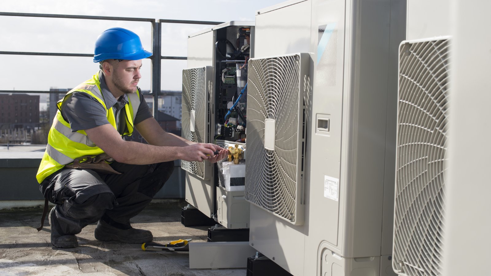 Air condition installation on rooftop